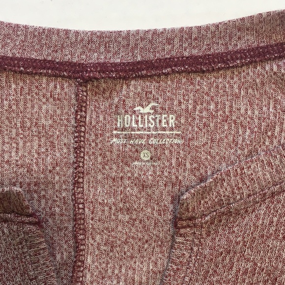 Hollister Notched Front Ribbed Long Sleeve - Picture 5 of 6